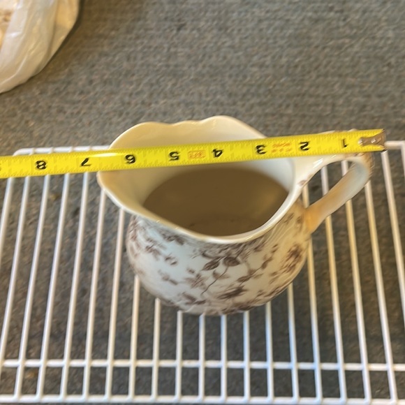 Vintage Pitcher by I. Godinger in Antique Reflections Brown Leaf Pattern - Picture 2 of 6